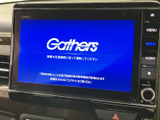 使いやすいインターフェースが特徴的なナビ・オーディオシステムです。直感的な操作で、快適なドライブをサポートします。高精細なディスプレイも魅力です。