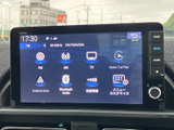多彩なオーディオソースに対応し、車内を最高の音空間に変えます。Bluetooth接続で、スマートフォン内の音楽も簡単に楽しめます。快適なドライブを演出します。