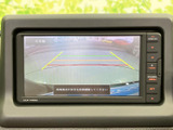 後方確認をサポートするモニター画面。安全運転に貢献し、駐車も安心です。