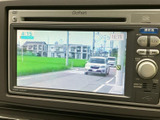 停車中にTVを楽しむことができます。休憩時間などに、ニュースや番組をチェックできます。後部座席の方も楽しめるのが魅力です。