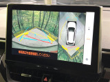 【パノラミックビューモニター】専用のカメラにより、上から見下ろしたような視点で360度クルマの周囲を確認することができます☆死角部分も確認しやすく、狭い場所での切り返しや駐車もスムーズに行えます。