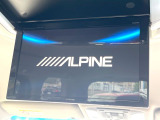 【ALPINEフリップダウンモニター】家族や友人とお出かけする機会が多い方に大人気のフリップダウンモニター!大画面モニターで車内はエンタメ空間!退屈しがちな長距離ドライブも楽しい時間に変わります!