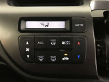 オートエアコンです。温度設定ができます。冷え性の方が乗っても安心ですね♪