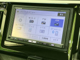 様々なメディアに対応し、お好みの音楽を楽しめます。高音質なサウンドで、車内をコンサートホールのように演出します。