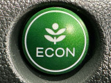 ★ECONスイッチ★ エコドライブを加速しよう!スイッチをONにすると、運転の仕方によるロスを抑え込み燃費をよくするようクルマが頑張ります(*^ー^*)燃費向上にチャレンジ♪