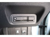 ETC2.0の車載機搭載です!!ETCカードを挿入すれば料金所はノンストップで通過できます。ETC限定の割引や、高速道路の情報提供サービスを利用できます♪