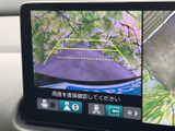 後方確認をサポートするモニターは、狭い道や駐車時にも安心です。安全な運転をサポートする頼もしい機能です。