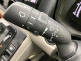 雨天時や視界不良時に、前方の視界をクリアに保ちます。操作感も良く、運転に集中できます。様々なワイパーモードを選択可能です。