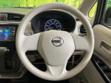 インテリアに合わせたデザインのステアリングは、運転される方のことも考え、運転しやすい形状、大きさです。是非一度、実際に触ってお確かめください。