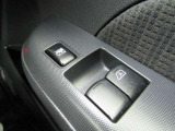 ビジネスカーでも快適装備は外せません。運転席&助手席はパワーウインドウです。(挟み込み防止機能付き)。