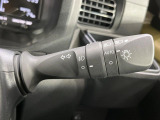 【オートライト】周りの明るさに応じて自動でヘッドライトの点灯・消灯ができる機能です!ライトの付け忘れ・消し忘れなどが無くなり、雨の日や夕方の走行も安心!トンネル通過時も便利ですね♪
