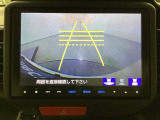 バックでの車庫入れも安心です! リアカメラが付いているバックモニター付のナビを装備しております。操作線もついており距離感も画面から確認できます。