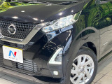 【LEDヘッドライト】悪天候や夜間走行時も良好な視界を確保し安心して運転できる高輝度LEDヘッドライトを装備!点灯速度が早く、消費電力も抑えられています。