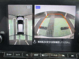 アラウンドビューモニターが駐車をアシスト☆4つの高解像度カメラで車の周囲を撮影。ミニバン、SUVなどの死角の駐停車も驚く程楽です!バックカメラは、車庫入れの時は勿論、後方の安全確認もできて安心です♪
