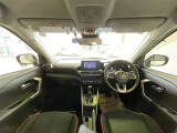 見通しのよいすっきりとした視界で、誰でも運転しやすいです。運転のしやすさは疲れにくさにも繋がりますよ♪