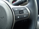 Hondaセンシングの機能のひとつ、アダプティブクルーズコントロール付!アクセルから足を離しても設定したスピードと前車との車間を保ち走行してくれます!車線維持もアシスト☆高速道路で疲労軽減ですね☆