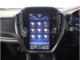 11.6インチの縦型ディスプレイに、ナビゲーション機能をはじめ、エンターテインメント、車両情報、エアコン操作、各種設定などを集約。タブレットのような感覚で、直感的に操作できます。
