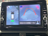 【アラウンドビューモニター】空から見下ろしているかのような映像で駐車をアシスト!人や自転車など周囲に動くものがいる時は表示とブザーで知らせてくれます!