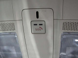 エアバッグ作動時や後突時、もしくは車内のSOSボタンを押した際に緊急通報オペレーターに連携し、救急・警察を手配します。更にオペレーターにも連携、お客様のご要望に応じてロードサービスの手配を行います。