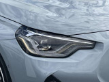 また、BMW正規認定中古車は、エマージェンシーサービスが自動付帯。24時間365日、皆様のカーライフをサポート致します。確かな安心のうえで、「駆けぬける歓び」をご堪能ください。