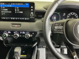 ホンダ純正メモリーナビ搭載なので、遠方へのドライブもお任せ下さい!ステアリング左手側にオーディオ関連のコントロールスイッチを配置しています。操作時は視線を逸らすことなく運転に集中できます
