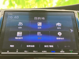 目的地設定や情報検索がスムーズに行えるナビ・オーディオ。お気に入りの音楽を楽しみながら、快適なドライブをサポートします。使いやすいインターフェースです。