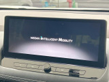 【メーカー純正ナビ】インテリアに溶け込むスタイリッシュな「専用設計」メーカーナビを装備♪視認性や操作性など基本性能にも優れ、より上質なカーライフをお楽しみいただけます。