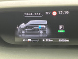 視認性の高いメーターパネルで、運転に必要な情報を的確に把握できます。運転に集中できる、シンプルで分かりやすいデザインです。