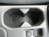 使いやすいドリンクホルダー!