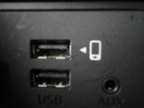 アップルカープレイ・アンドロイドオート用のUSB端子です。