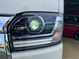 ライトは、LEDヘッドライト付いてるので夜間走行時は安心して走行できますね♪