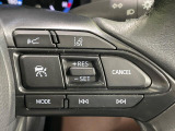 【アダプティブクルーズコントロール】高速道路もラクラク走行。アクセルを離しても一定速度で走行ができ、長距離運転時の負担を軽減!加速・減速も簡単なスイッチ操作で調整できます。