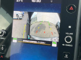 【サイド&バックカメラ】停車・駐車時に死角になりがちな運転席から見えづらいサイドとリアの障害物を確認できます!雨天時や夜間などは特に活躍してくれるアイテムです。