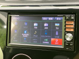 多彩なメディアに対応し、車内を最高の音空間に変えます。お好みの音楽やラジオを楽しみながら、快適なドライブを体感してください。