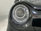 LEDヘッドライトは、点灯の瞬間から最大光量を発揮し、突然暗くなるトンネルなどでの安定感を高めます。