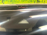 【スマートブレーキサポート】走行中に前方の車両等を認識し、衝突しそうな時は警報とブレーキで衝突回避と被害軽減をアシスト。より安全にドライブをお楽しみいただけます。