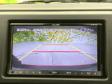 後方確認モニターは、駐車時の安全性を高め、狭い場所での運転をサポートします。