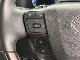 運転中、オーディオの操作をしてて、ハッとしたことはありませんか?ステアリングスイッチは、運転中でもハンドルでオーディオの操作が可能です。安全なドライブをサポートします。