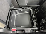 助手席シートアンダーボックス☆