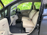 運転しやすいシンプルなインストルメントパネル。操作性にも優れ、快適な運転をサポートします。