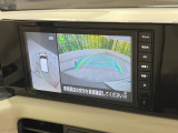 【全周囲カメラ】専用のカメラにより、上から見下ろしたような視点で360度クルマの周囲を確認することができます☆死角部分も確認しやすく、狭い場所での切り返しや駐車もスムーズに行えます。