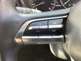 運転姿勢を崩さずにオーディオ操作が可能なステアリングオーディオスイッチ。Bluetooth接続でハンズフリー通話も可能です!