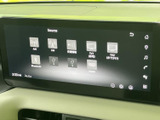 高精細なオーディオ画面で、ラジオや音楽、スマートフォンとの連携が可能です。直感的な操作で、お好みのコンテンツを簡単に見つけられます。