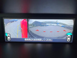 【フロント&サイドカメラ】ドライバーから見にくい死角部分を映像で確認できる前方と左側面にカメラを装着。見通しがきかない場所や住宅密集地などを運転することが多い人におすすめの安心装備です。