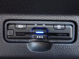 ■【ETC車載器】が装備されています。セットアップをしてお渡しとなり、ETCカードを差し込むだけで高速道路の利用が可能です。