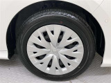 純正スチールホイール、キャップ付です!タイヤサイズは185/60R15