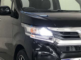 LEDヘッドライトです。デザイン性がよくとても明るいので、夜間の走行や悪天候でも安心です。しかも長寿命!