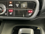 運転席/助手席シートヒーターで寒い日もすぐに温かくなり快適に過ごせます。2段階の温度調整が可能です