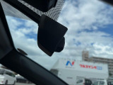 【ドライブレコーダー】ドライブレコーダー装備!走行中はもちろん、あおり運転や事故に遭遇した際、映像で記録し、万一のリスクに備えます。※記録用SDカードはお客様ご自身でご準備いただく必要があります。