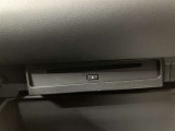 Bluetooth接続に対応 AM.FMラジオ DVD再生機能付きCDステレオ TVも視聴可能です(停車時)